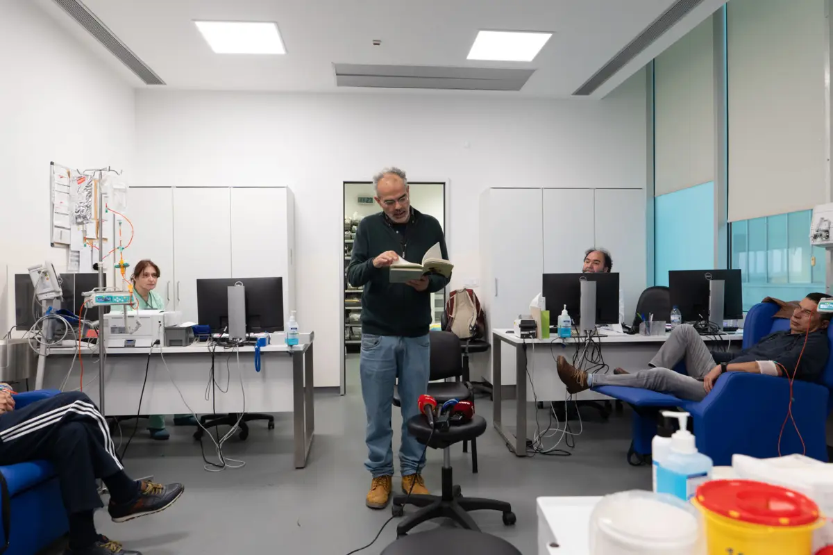 Imagem de contexto do artigo Gonçalo M. Tavares foi ao Hospital de Braga ler para os doentes