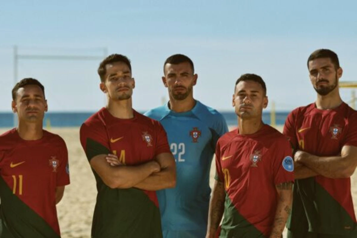 A seleção portuguesa de futebol de praia sofreu para vencer Omã