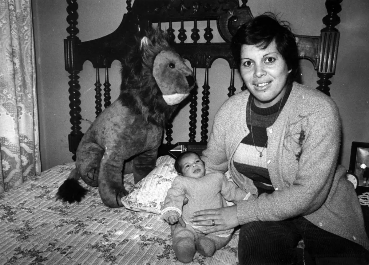 Carlos foi o primeiro bebé a nascer através da fertilização "in vitro"