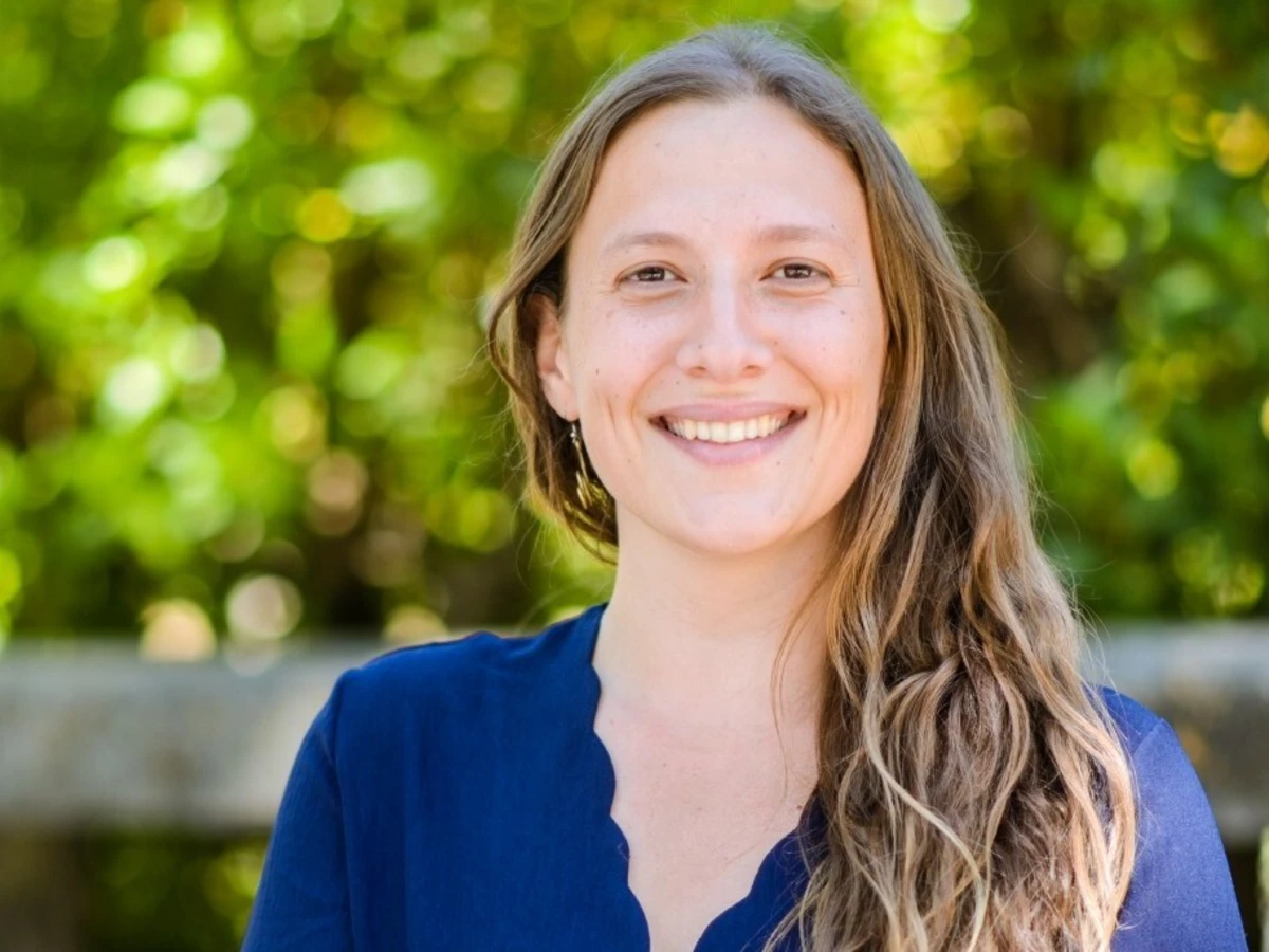 Sofia Lisboa, de 32 anos, é atualmente deputada na Assembleia da Municipal de Lisboa