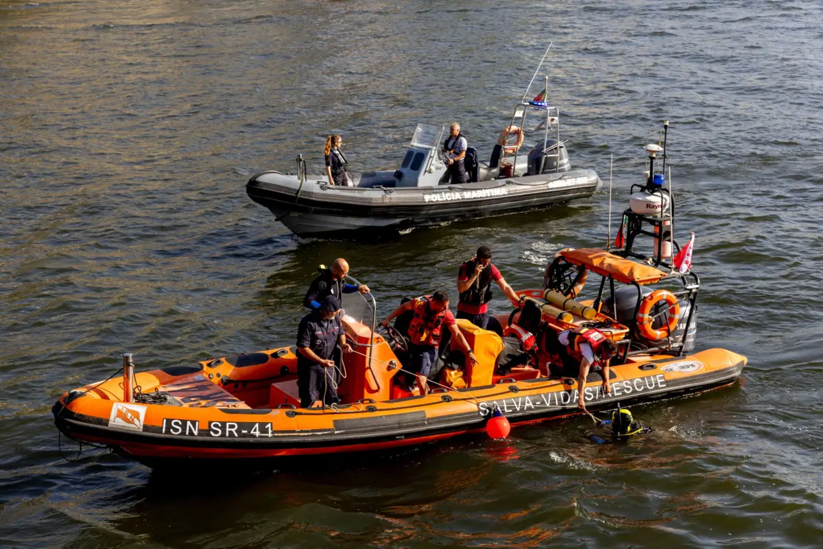 Imagem de contexto do artigo Alargadas às margens de Gaia e à foz buscas por jovem desaparecido no rio Douro