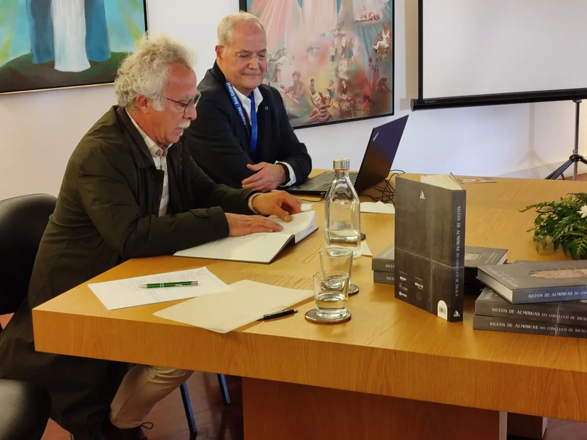 Imagem de contexto do artigo Livro inventaria os 134 Nichos de Alminhas de Braga