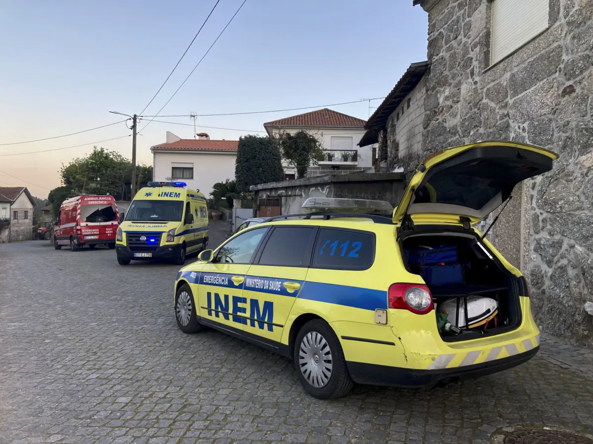 Num total de 90 turnos, há 17 em que a viatura estará inoperacional por falta de médico