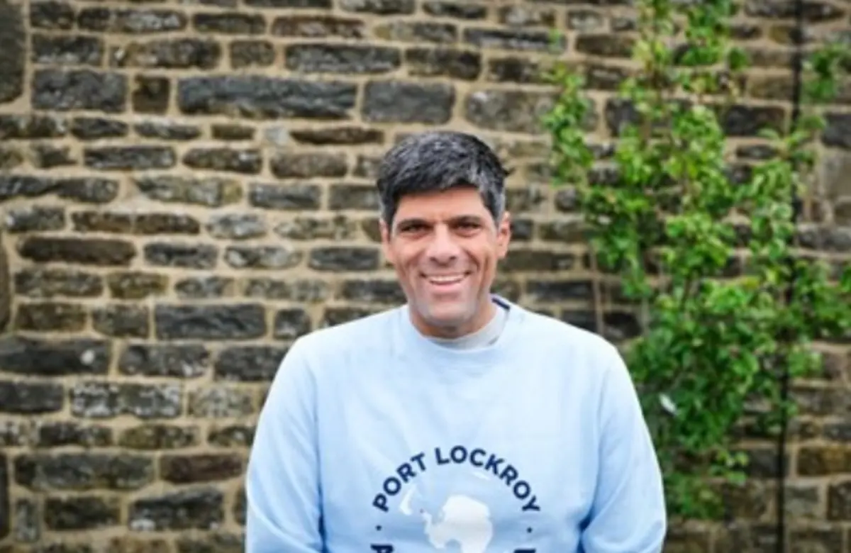 Tiago Figueiredo, de 47 anos, vai viver e trabalhar na ilha de Goudier