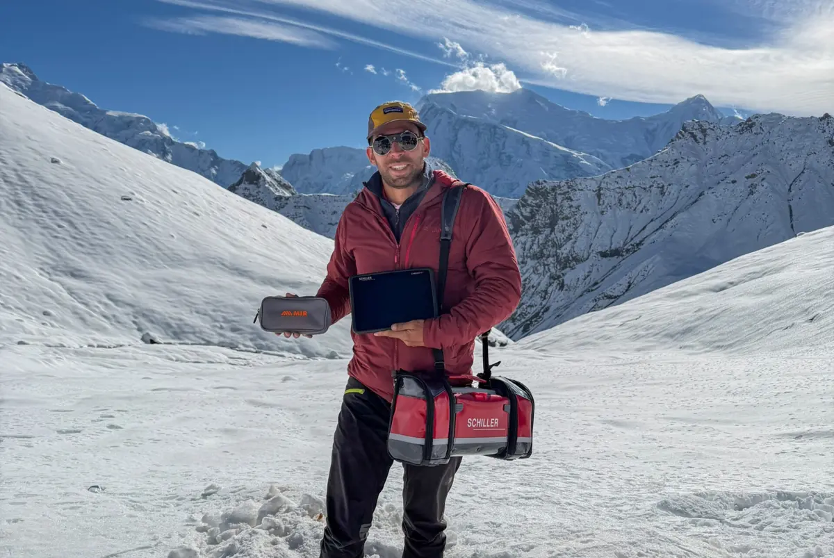 O alpinista português Pedro Costa coordena os trabalhos no Nepal