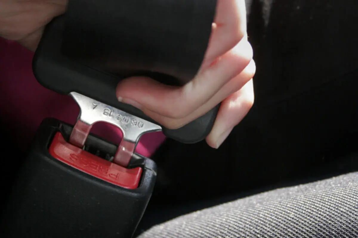 Condutor seguia sem cinto de segurança