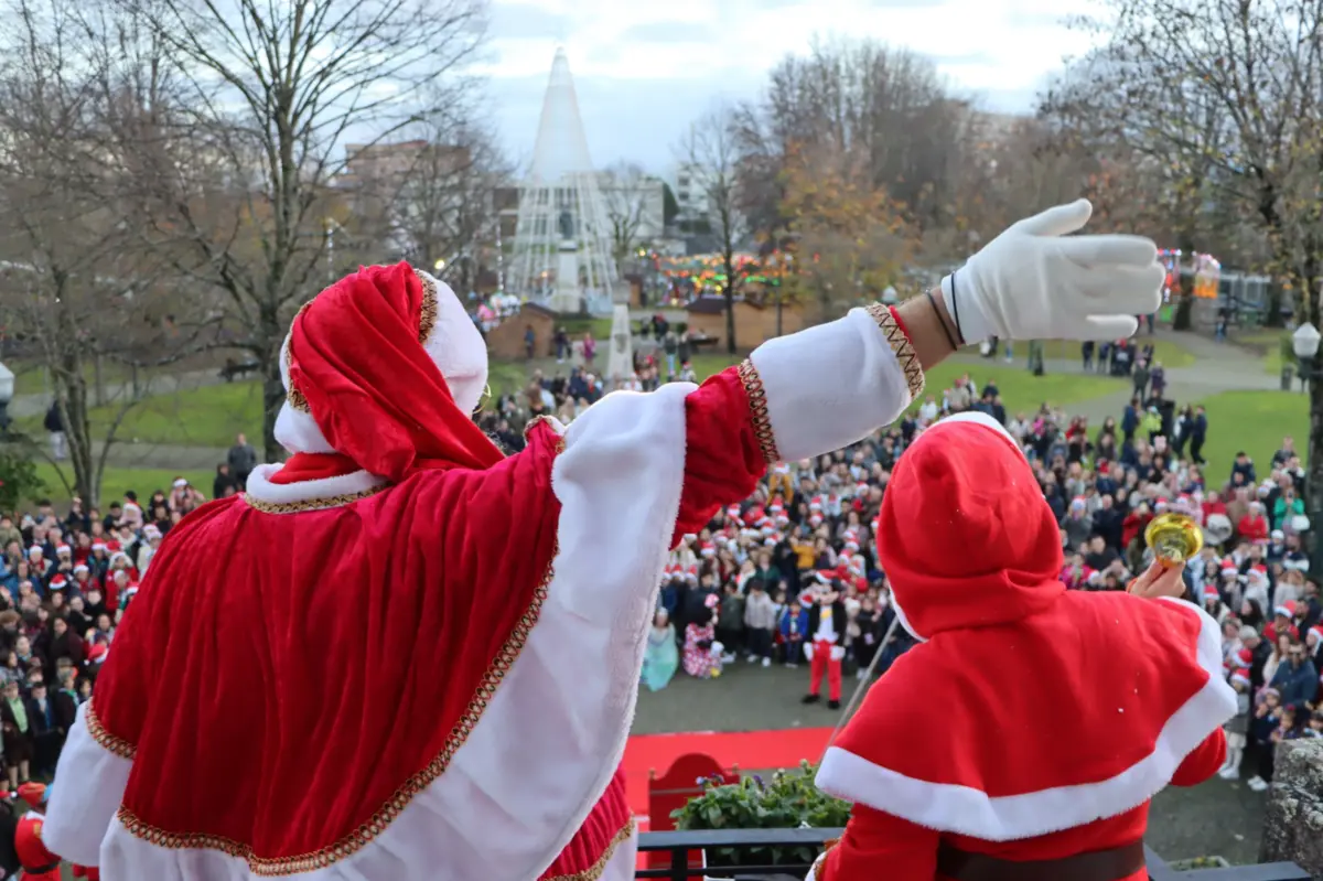 Um desfile do Pai Natal é outra das atrações de Paredes