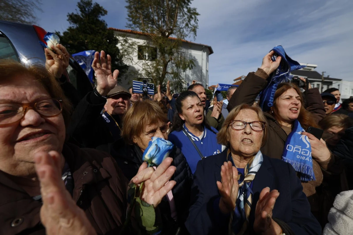 Imagem de contexto do artigo Onda azul e negra na despedida de Pinto da Costa