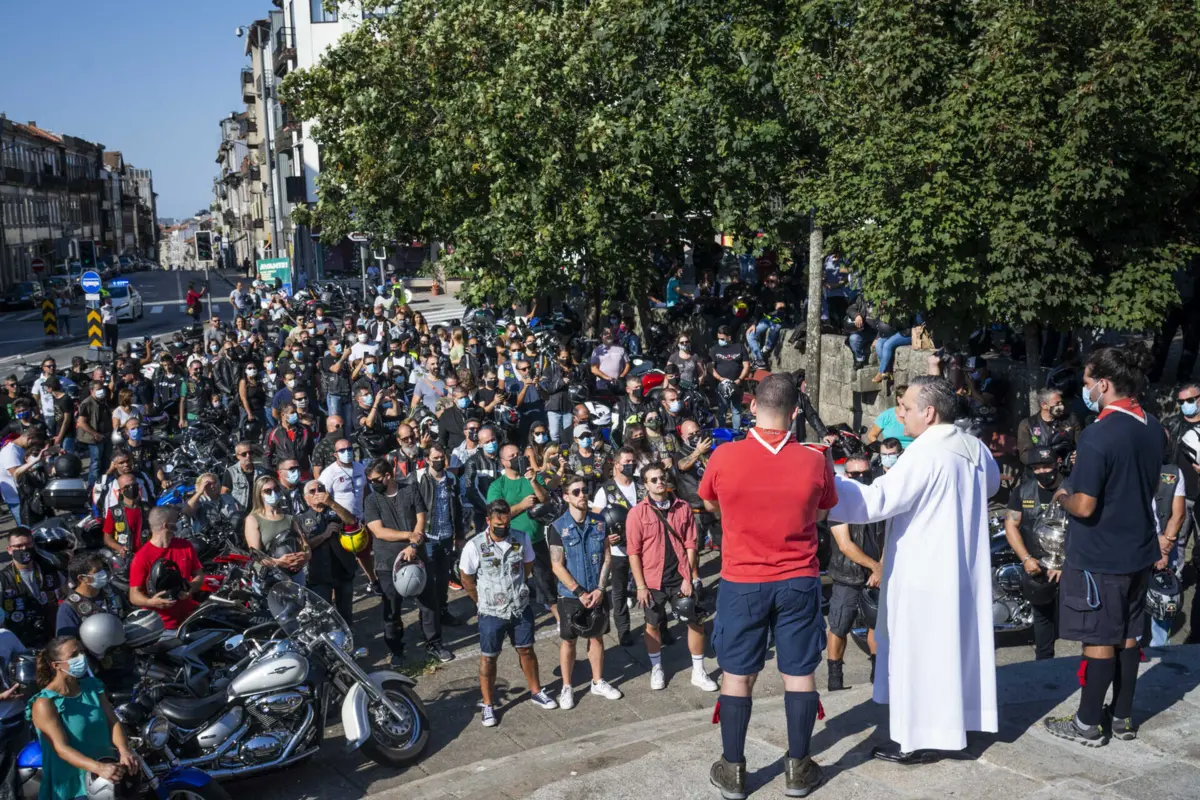 A Benção dos Capacetes no Porto tem sido muito participada, como sucedeu em 2020