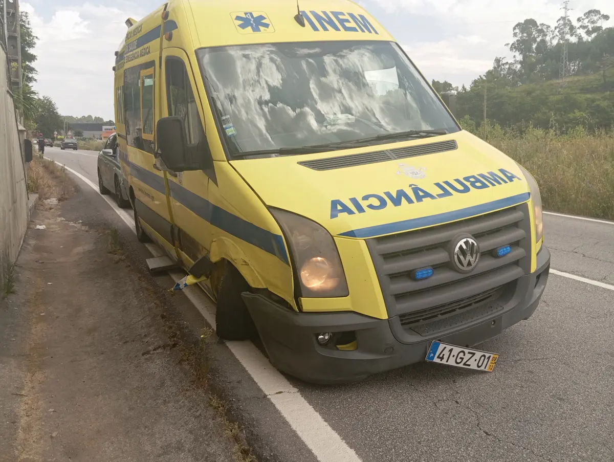 Foto: Colisão rodoviária ocorreu na Estrada Nacional 103