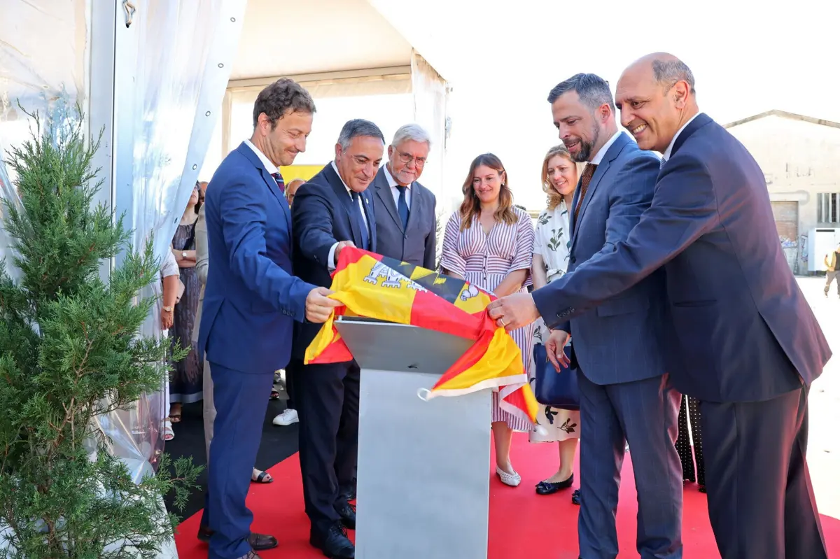 Cerimónia, presidida por Vítor Costa, também contou com o ex-ministro Manuel Pizarro