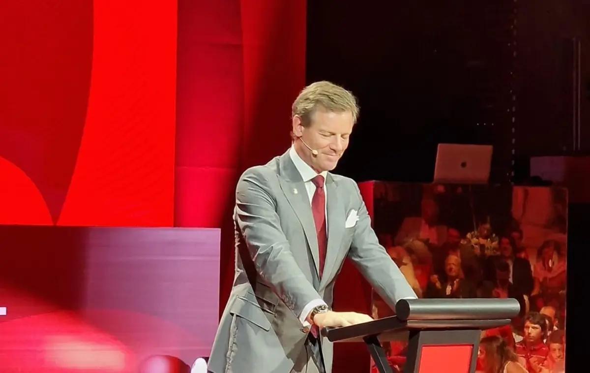 Martim Mayer formalizou a candidatura à presidência do Benfica na tarde desta quarta-feira