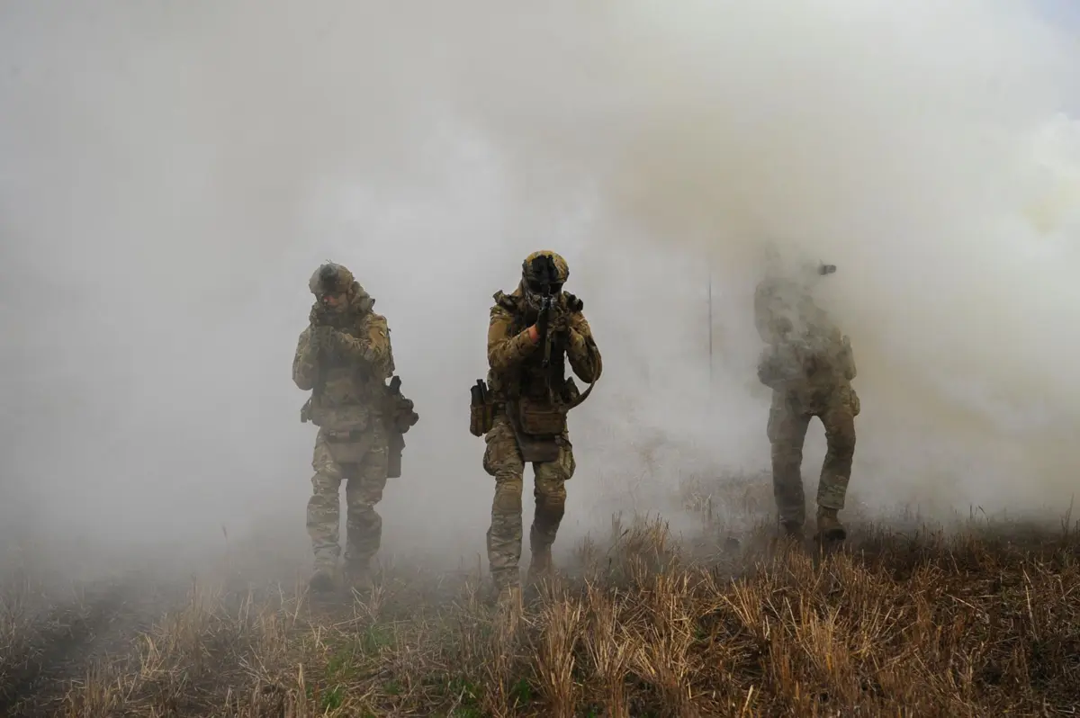 epa12518078 A handout photo made available by the press service of the 127th Separate Brigade of the Territorial Defence of Ukraine shows Ukrainian servicemen attending a military training near Kupiansk in the Kharkiv region, Ukraine, 09 November 2025 (issued on 11 November 2025), amid the ongoing Russian invasion. Russian troops entered Ukrainian territory on 24 February 2022, starting a conflict that has provoked destruction and a humanitarian crisis. EPA/127th Separate Brigade of the Territorial Defence HANDOUT HANDOUT EDITORIAL USE ONLY/NO SALES