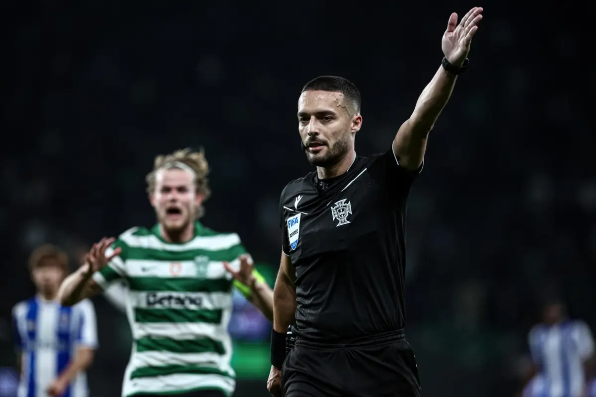 Trabalho de Cláudio Pereira foi bastante contestado por F. C. Porto e Sporting