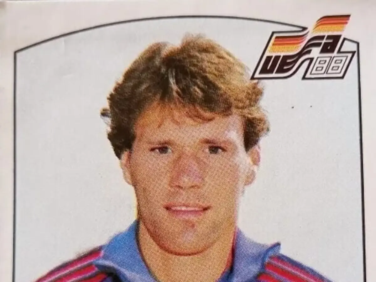 Van Basten: um hino ao improviso, à beleza e à coragem