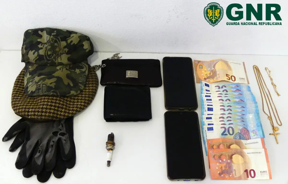 GNR deteve casal e apreendeu diverso material