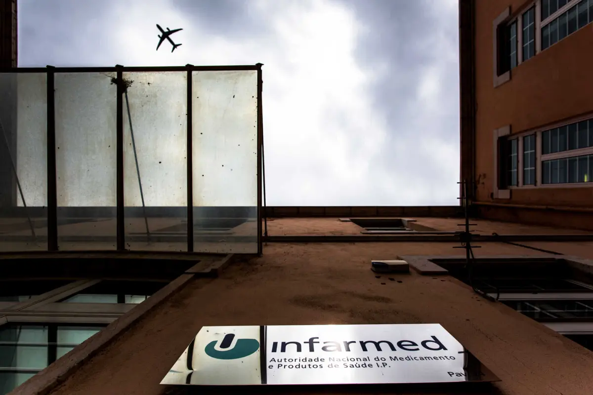 Imagem de contexto do artigo Infarmed alarga lista de medicamentos com exportação suspensa para 139
