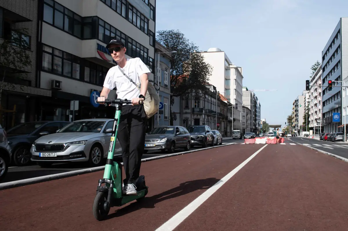 Canal tem sido usado opr trotinetas e bicicletas