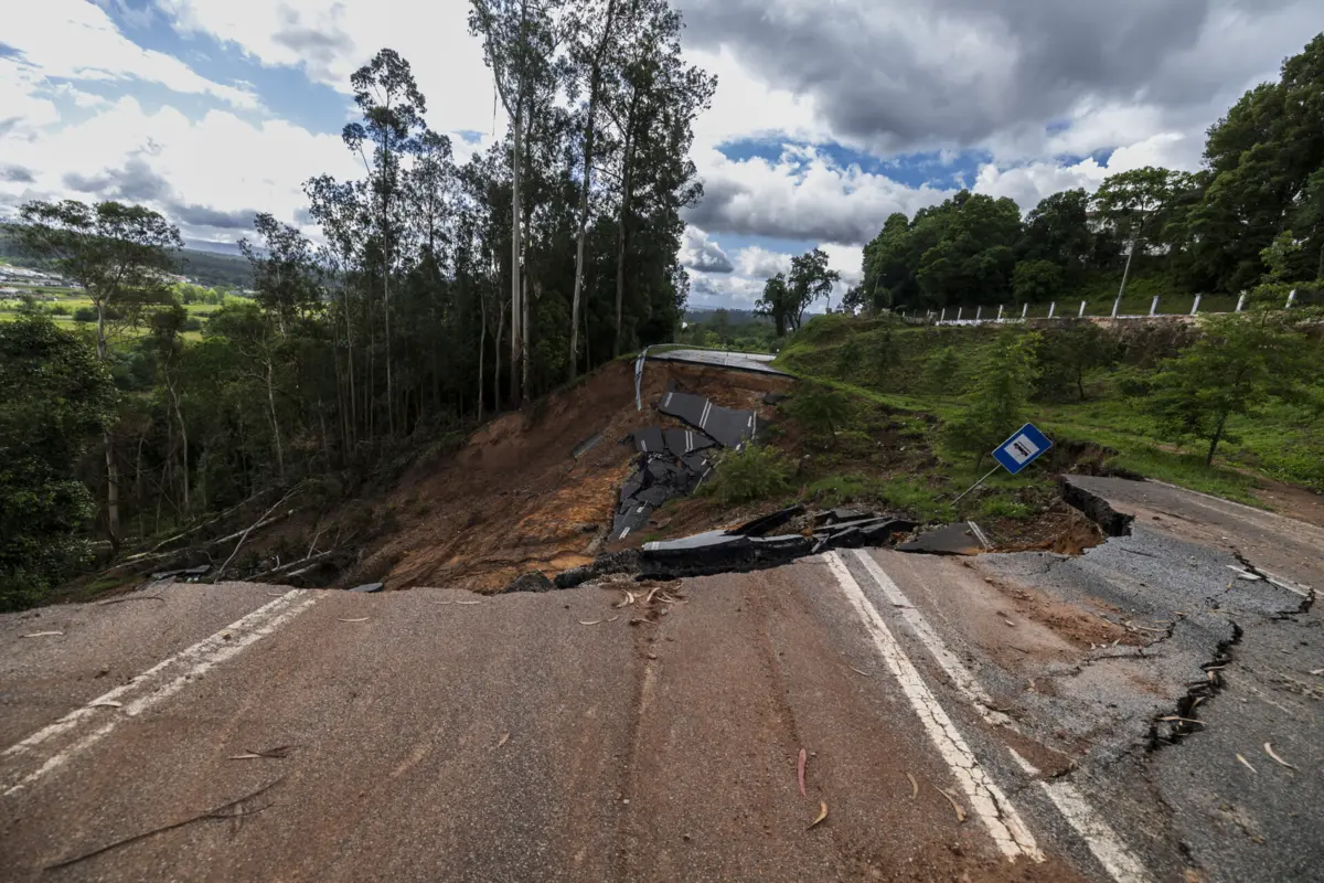 IC2 em Águeda continua cortado após derrocada