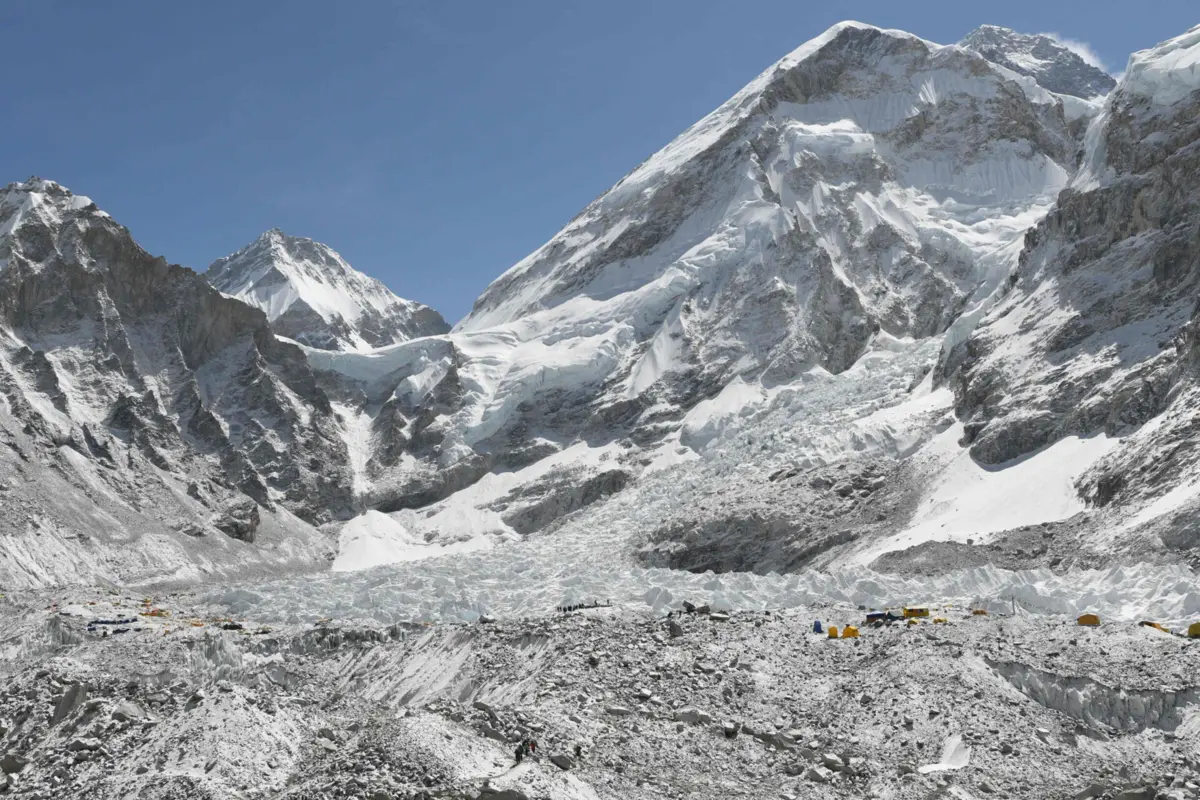 Imagem de contexto do artigo Dois alpinistas morrem em expedição ao monte Evereste. São as primeiras fatalidades da temporada