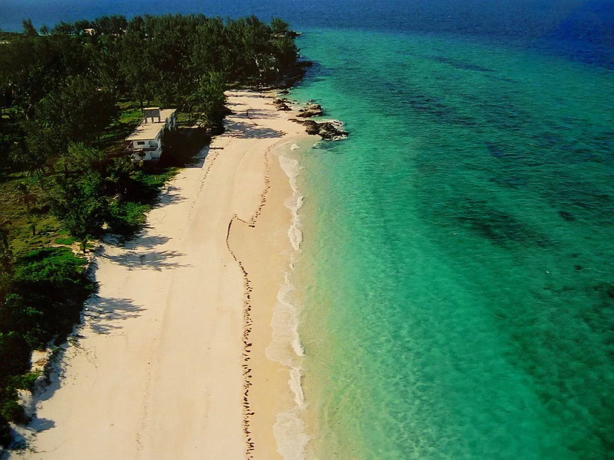 Praias moçambicanas como a da ilha de Santa Carolina são destaque turístico