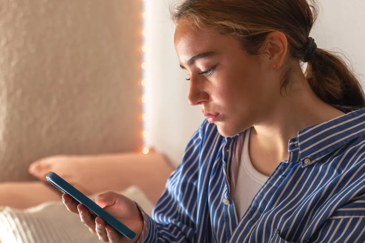 Imagem de contexto do artigo Psicólogos preparam guia urgente para lidar com saúde mental e IA