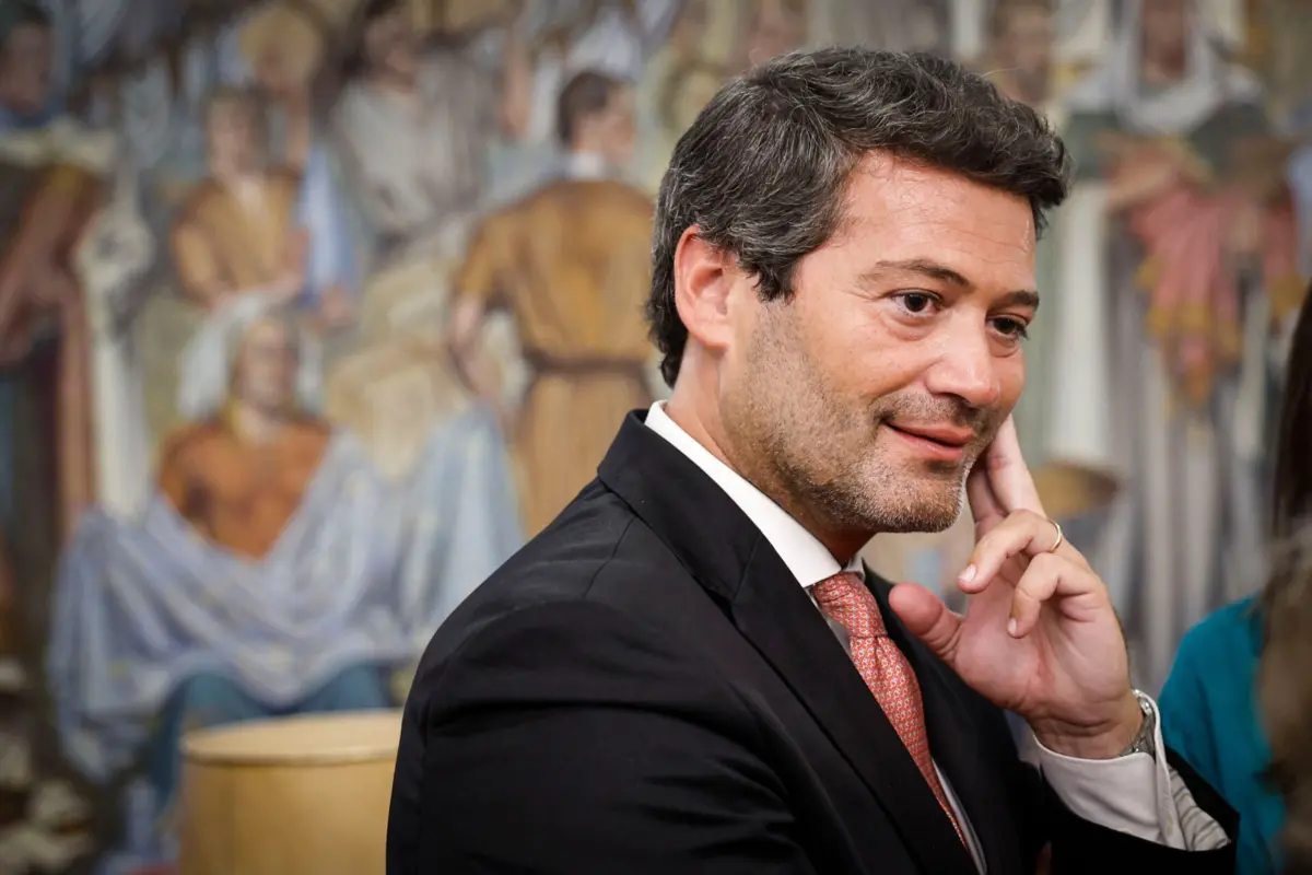 Ventura desafiou o Governo a comprometer-se com uma descida dos impostos sobre os combustíveis