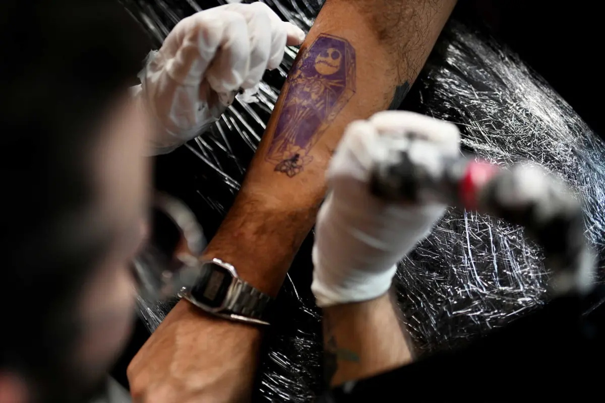 Na GNR, mostrar tatuagens nos antebraços é violar o dever de aprumo