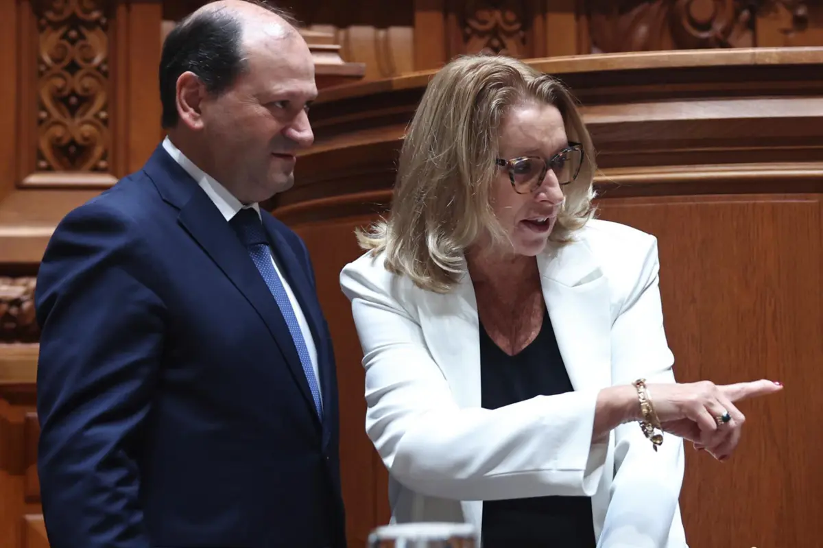 Ministra do Trabalho, Maria do Rosário Ramalho, com o secretário de Estado do Trabalho, Adriano Rafael Moreira