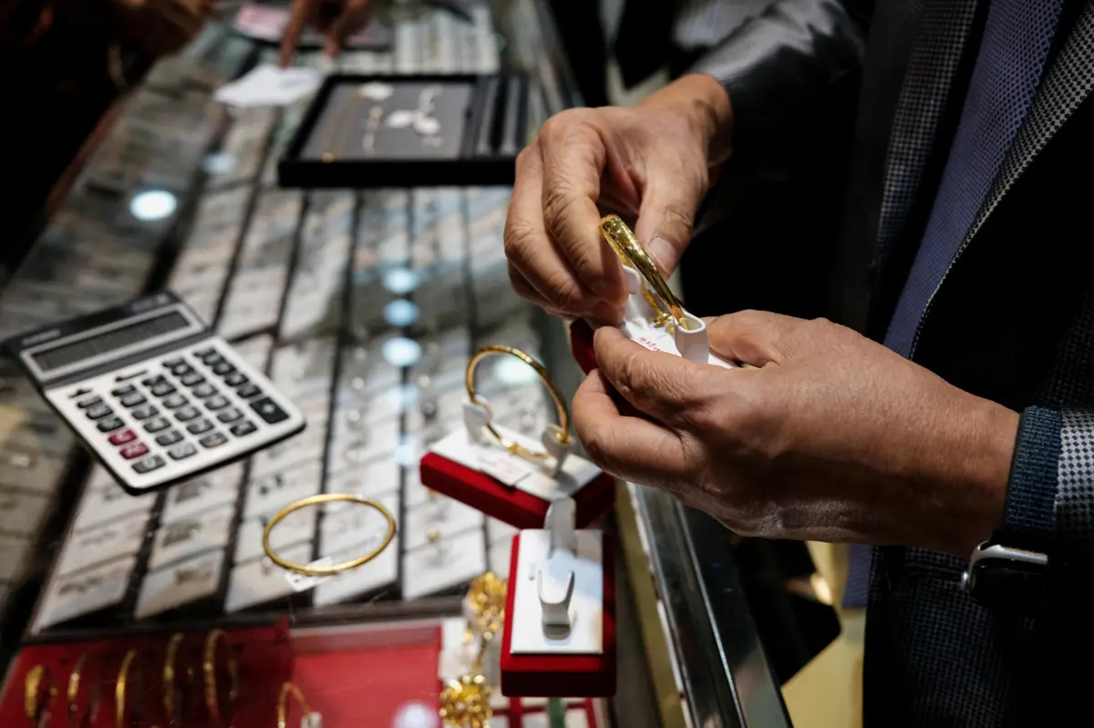 Imagem de contexto do artigo Joias, relógios, tecnologia: presentes de Natal até 100 euros