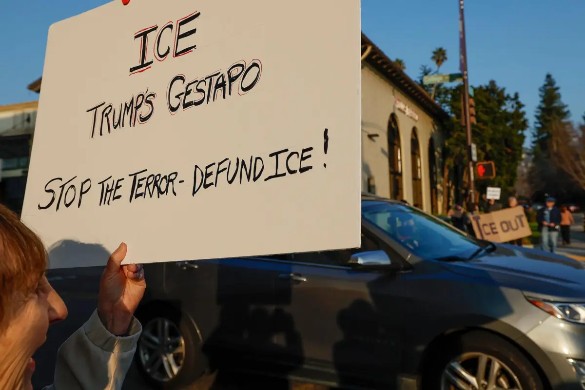 epa12676298 Protesters rally during an anti‑ICE and "No Kings" demonstration in Berkeley, California, USA, 23 January 2026. The protest was held in solidarity with demonstrations in Minneapolis following a federal immigration operation in which an ICE officer fatally shot US citizen Renee Nicole Good during an enforcement action in South Minneapolis on 7 January 2026. EPA/JOHN G. MABANGLO