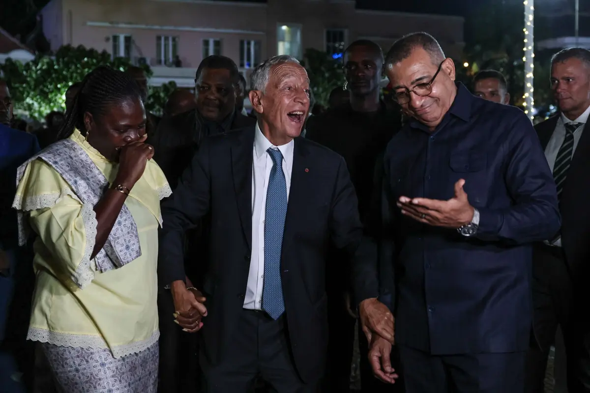 Marcelo Rebelo de Sousa com o presidente da República de São Tomé e Príncipe, Carlos Vila Nova