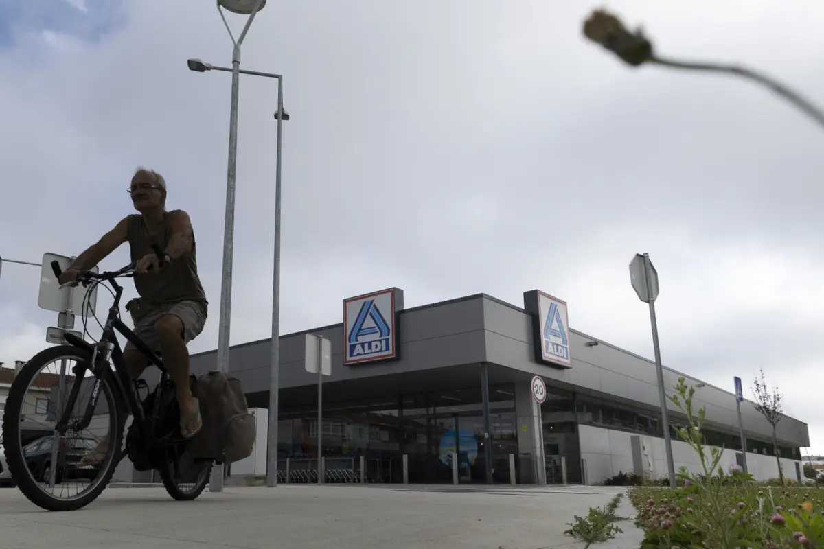 No total, a acusação, a que o JN teve acesso, imputa 19 crimes ao ex-juiz, demitido em maio deste ano