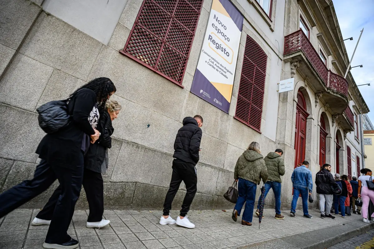 Serviços do Instituto dos Registos e Notariado com atrasos históricos