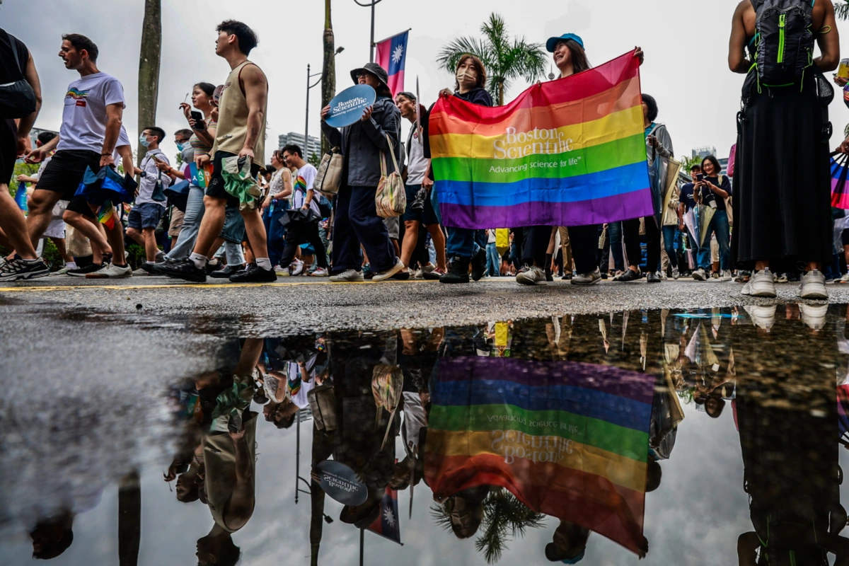 Kim Davis, antiga funcionária de um tribunal em Kentucky, recusou-se a emitir licenças de casamento a casais homossexuais