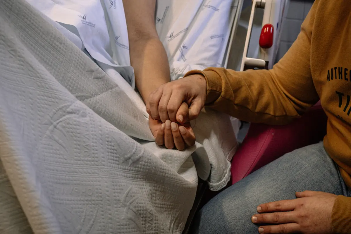 Imagem de contexto do artigo Mulheres que interromperam a gravidez subiram 5,5% para quase 18 mil em 2024