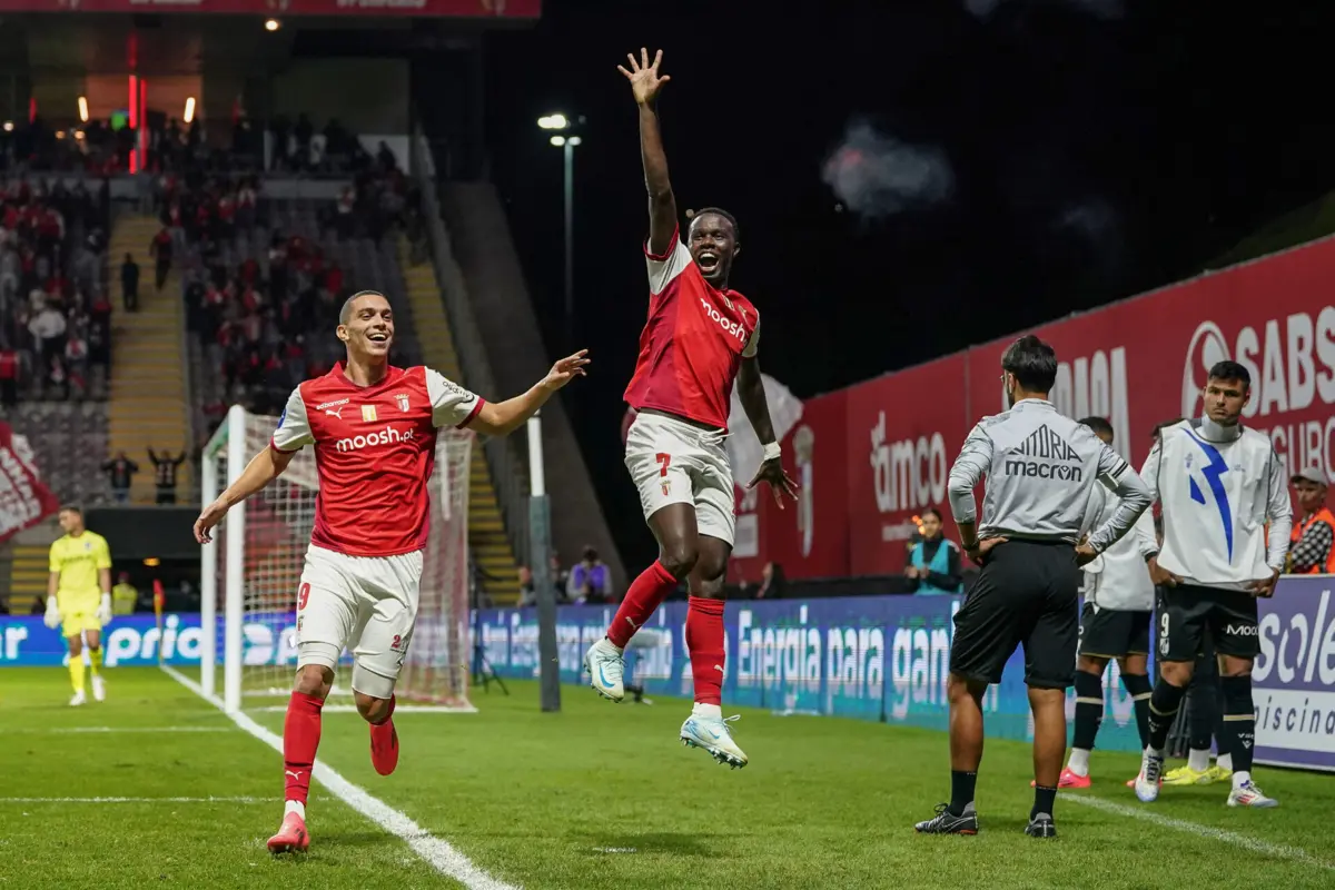 Bruma festeja o golo que valeu o trinfo ao Sporting de Braga
