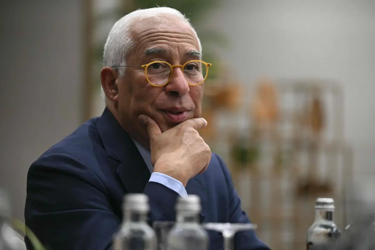 Imagem de contexto do artigo "Tenho a vida facilitada". Costa sugere que vai "repetir" voto em Seguro na segunda volta