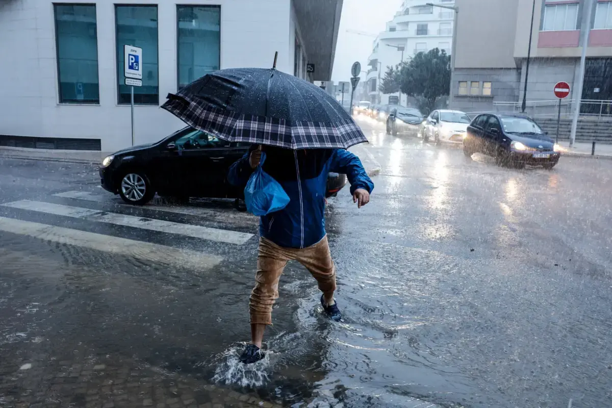 A chuva vai começar a cair já no final do dia hoje no Minho e Douro Litoral