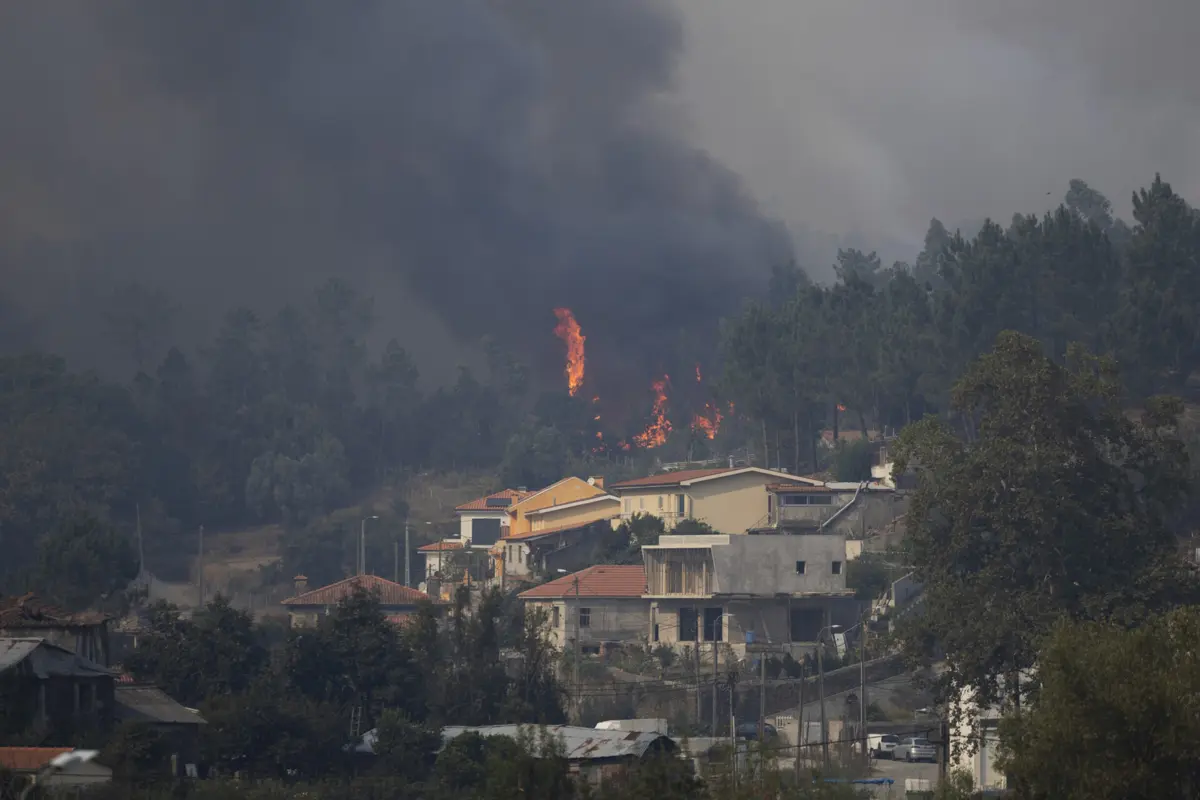 Incêndio em Jovim, Gondomar, na segunda-feira