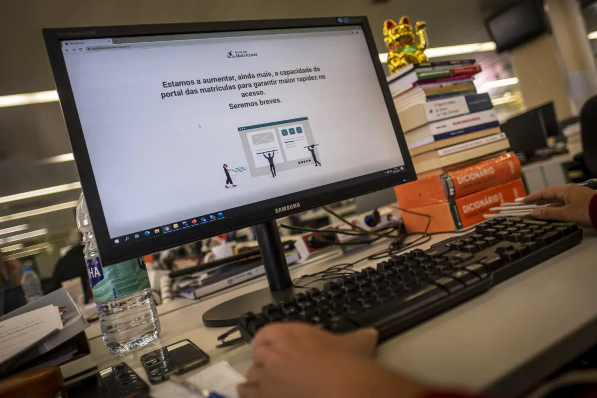 Ainda há encarregados de educação que não conseguem aceder ao portal