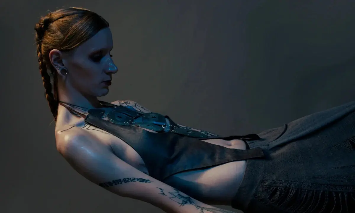 Artista experimental Aya vem a Braga executar ao vivo o seu disco “Hexed!”