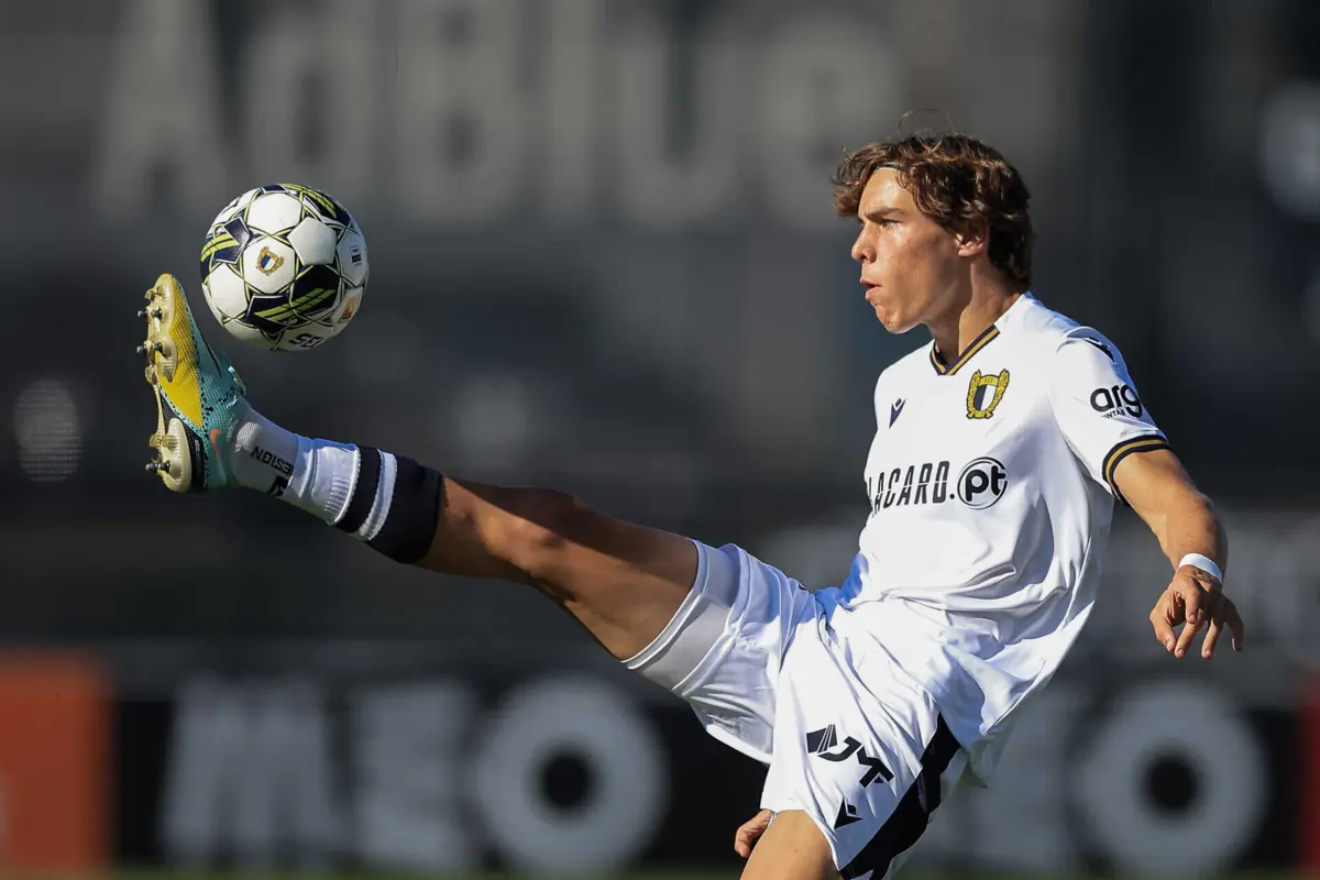 Gustavo Sá marcou um golo de encher o olho