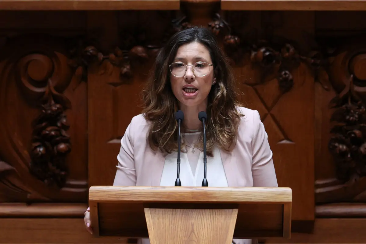 A líder parlamentar da IL, Mariana Leitão