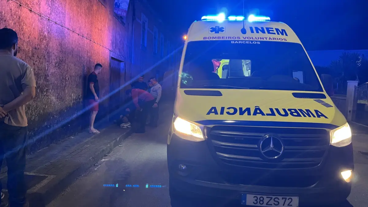 Vítima caminhava na berma quando foi colhida pelo carro