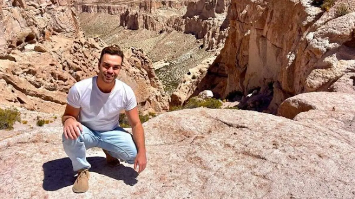 A detenção foi motivada pela sua “aparência” e durou 19 dias