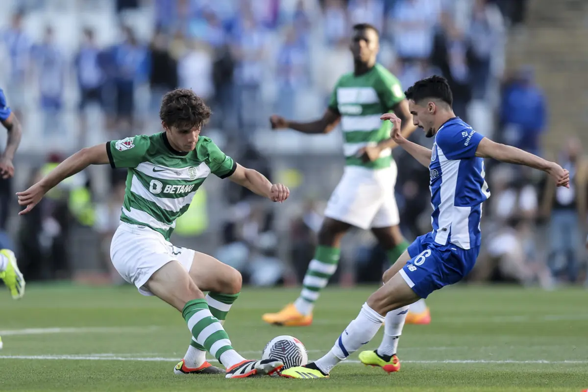 Sporting e F.C. Porto medem forças