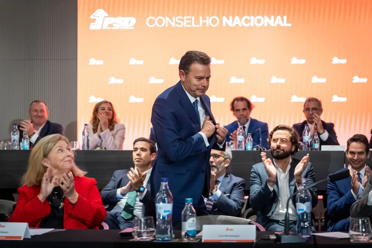 Luís Montenegro soube da morte durante o Conselho Nacional do PSD