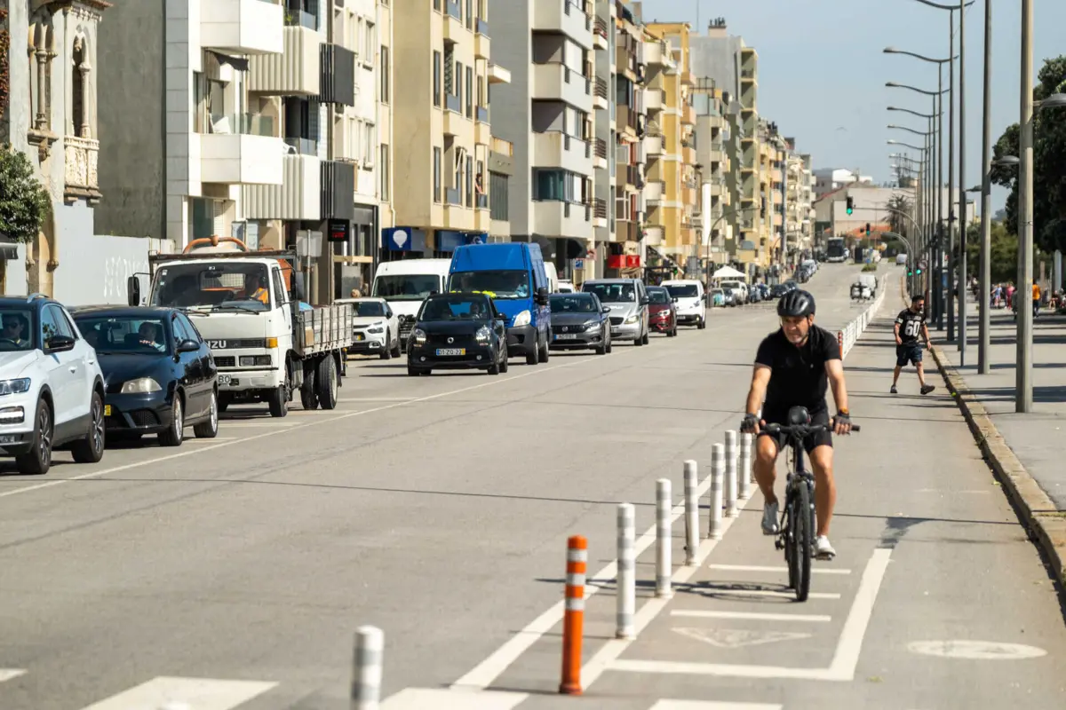 A zona não concessionada abrangida pelo concurso tem como principais artérias rodoviárias as avenidas da Boavista, D. Carlos I, Montevideu, Brasil, Antunes Guimarães, a Esplanada do Castelo, Largo do Capitão Pinheiro Tor