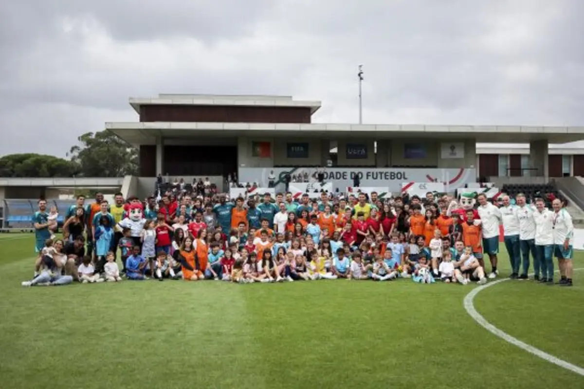 Seleção realizou treino com crianças